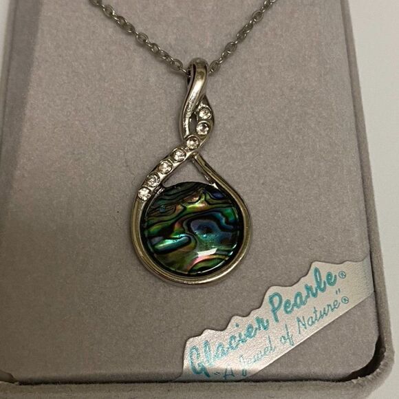 Storrs Glacier Pearl Necklaces - Picture 1 of 3